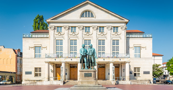 Weimar Goethe und Schiller Statue | © Shutterstock
