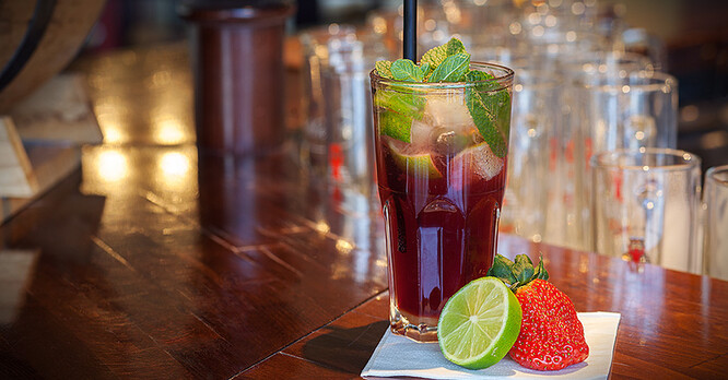 Holiday Inn Berlin City East Bar Drink