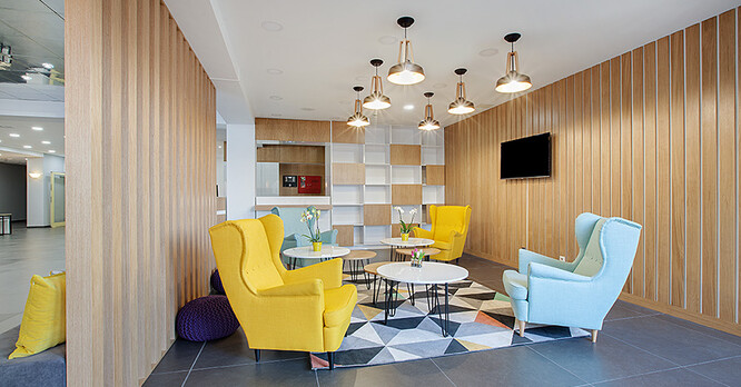Holiday Inn Berlin City East Lobby