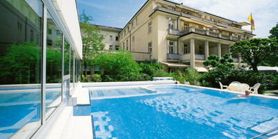 Radisson Blu Hotel Badischer Hof Baden-Baden outdoor pool | ©  Radisson Blu Badischer Hof Baden-Baden